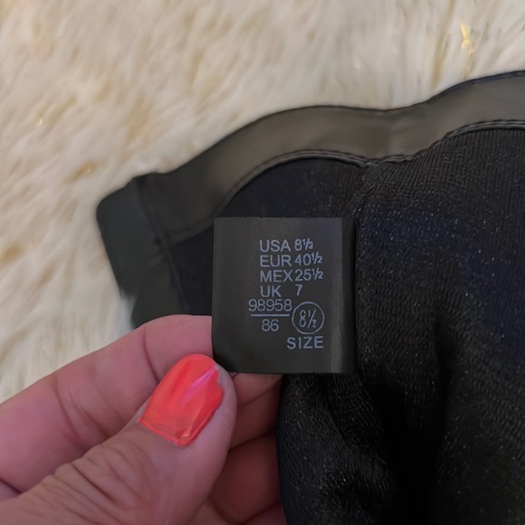 Boots - Picture 4 of 5